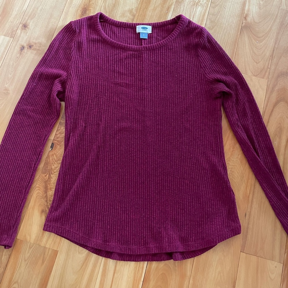 Burgundy / red thin sweater